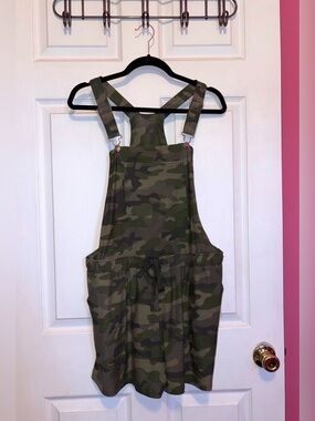 No Boundaries NWT Camouflage Overalls Size XL 15-17